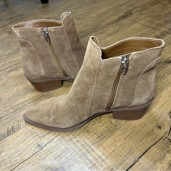 NWOB Dolce Vita Salome Brown Suede Ankle Booties - Picture 9 of 16